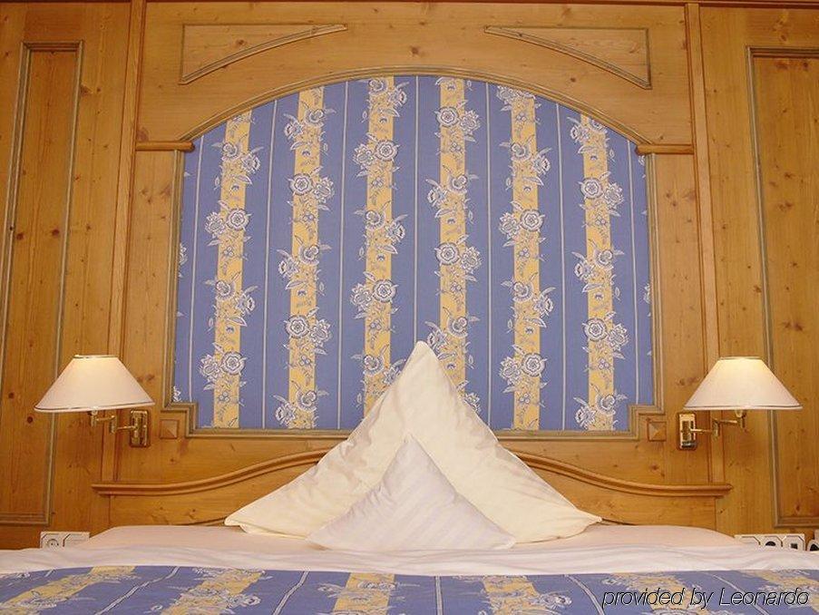 Hotel Augsburger Hof Room photo