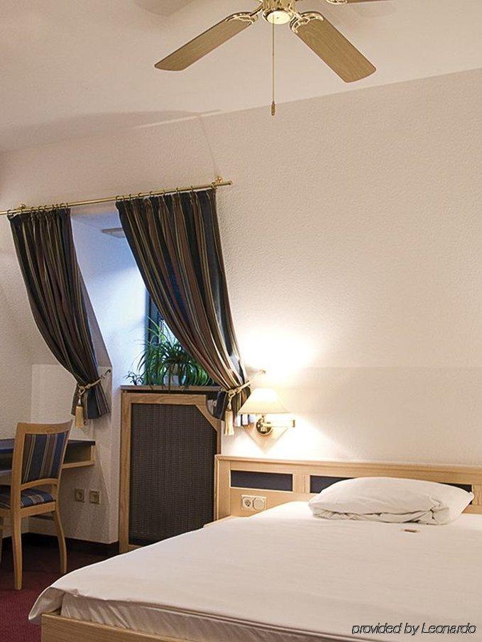 Hotel Augsburger Hof Room photo